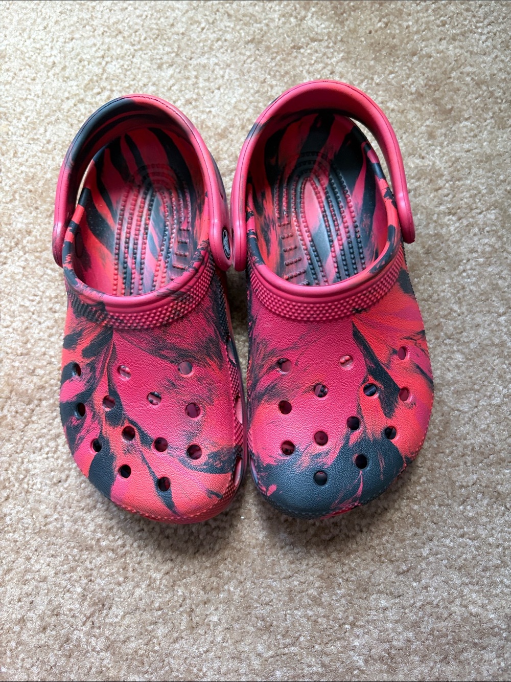 CROCS Kids Red/Black Marble Clogs